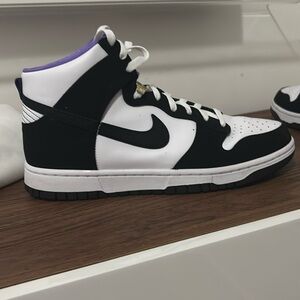 Dunk High Premium EMB World Champs 

Size 9.5